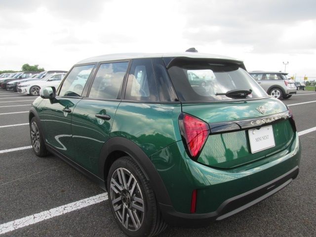 BMW MINI COOPER 5DOOR 2025 Image 31