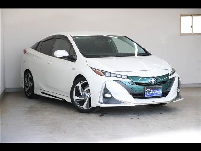 TOYOTA PRIUS PHV 2017 Image 31