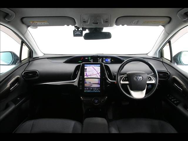 TOYOTA PRIUS PHV 2017 Image 31