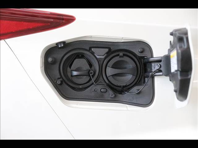 TOYOTA PRIUS PHV 2017 Image 31