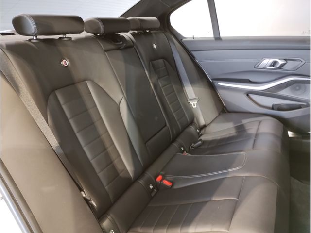 ALPINA B3 LIMOUSINE 2022 Image 31