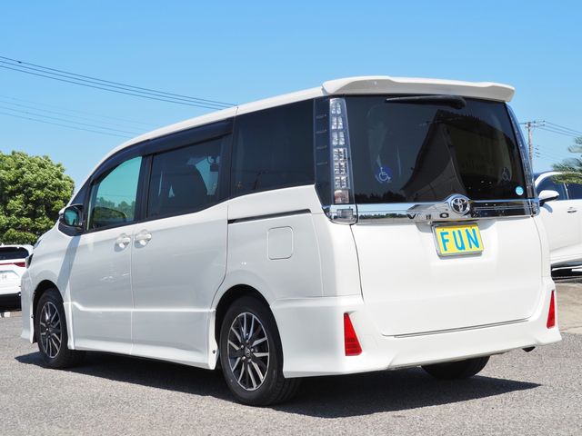 TOYOTA VOXY 2016 Image 31