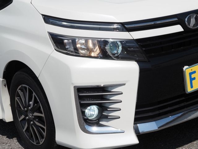 TOYOTA VOXY 2016 Image 31