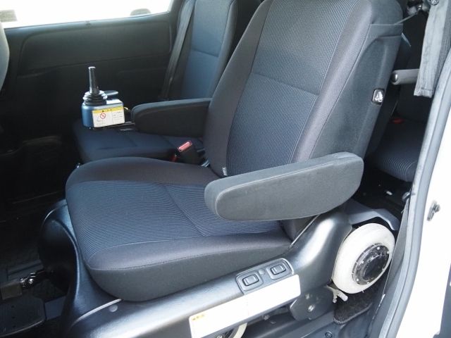 TOYOTA VOXY 2016 Image 31