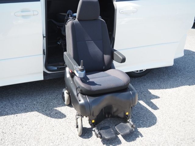 TOYOTA VOXY 2016 Image 31