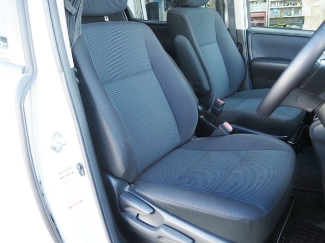 TOYOTA VOXY 2016 Image 31