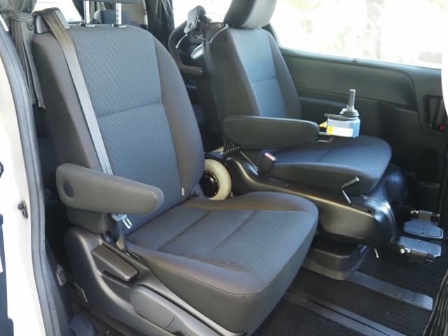 TOYOTA VOXY 2016 Image 31