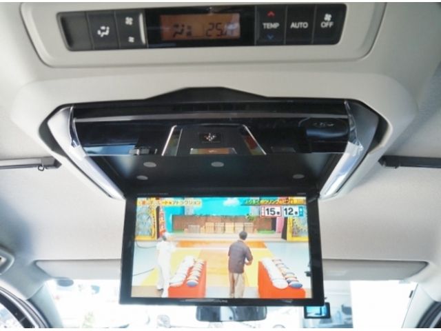 TOYOTA VOXY 2016 Image 31