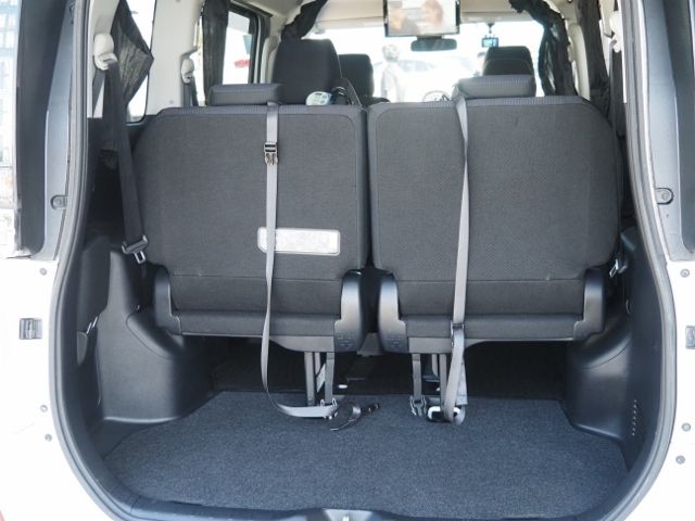 TOYOTA VOXY 2016 Image 31