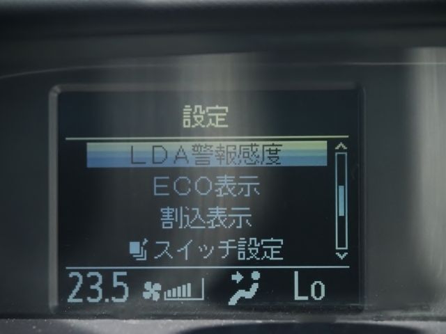 TOYOTA VOXY 2016 Image 31