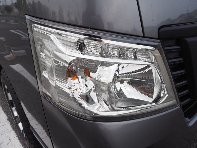 NISSAN NV350 CARAVAN 1.2T 2020 Image 31