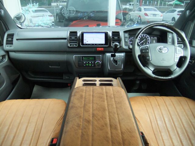 TOYOTA HIACE VAN 2WD 2023 Image 31