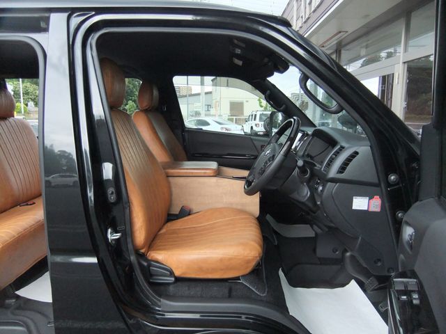 TOYOTA HIACE VAN 2WD 2023 Image 31