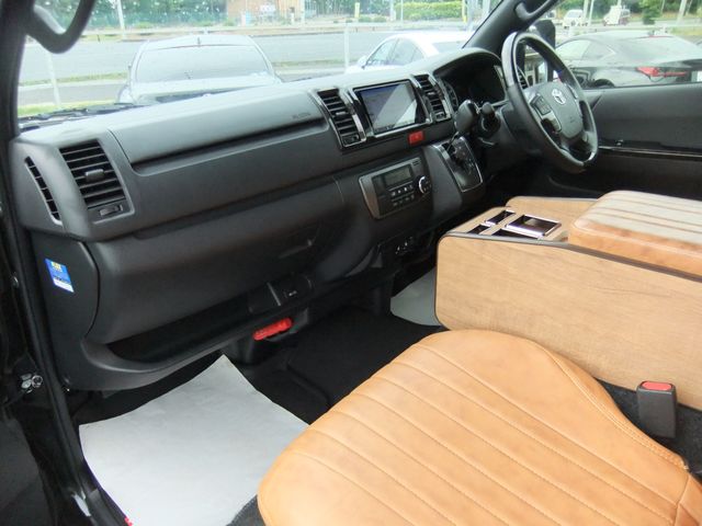 TOYOTA HIACE VAN 2WD 2023 Image 31