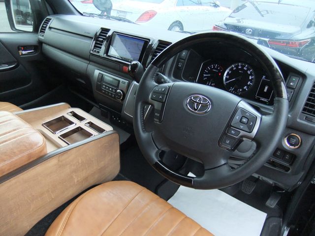 TOYOTA HIACE VAN 2WD 2023 Image 31