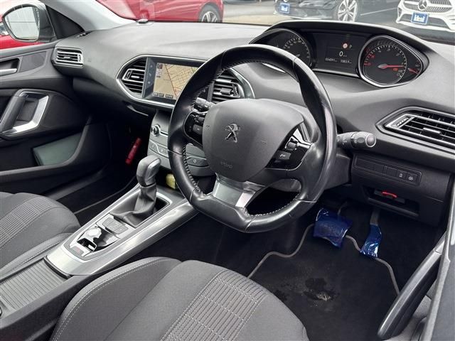 PEUGEOT 308 2018 Image 31
