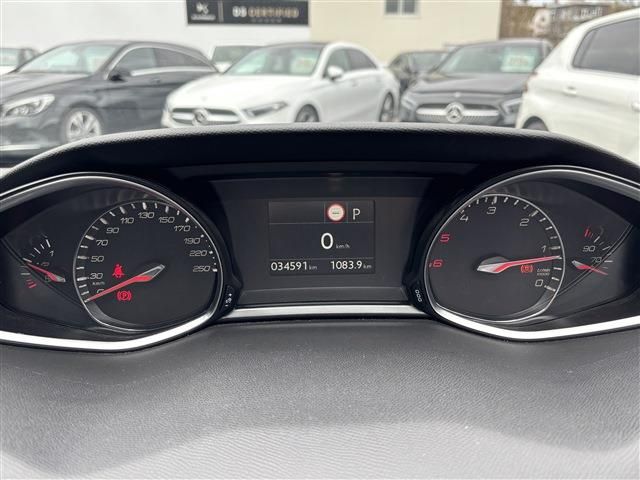 PEUGEOT 308 2018 Image 31