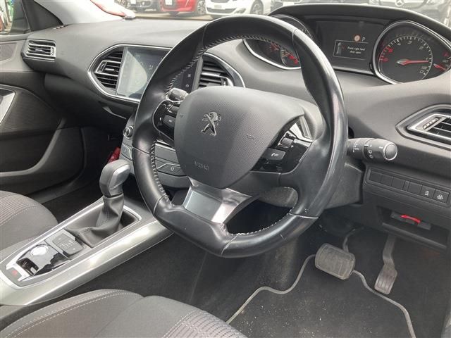 PEUGEOT 308 2018 Image 31