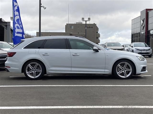 AUDI A4 AVANT 2018 Image 31