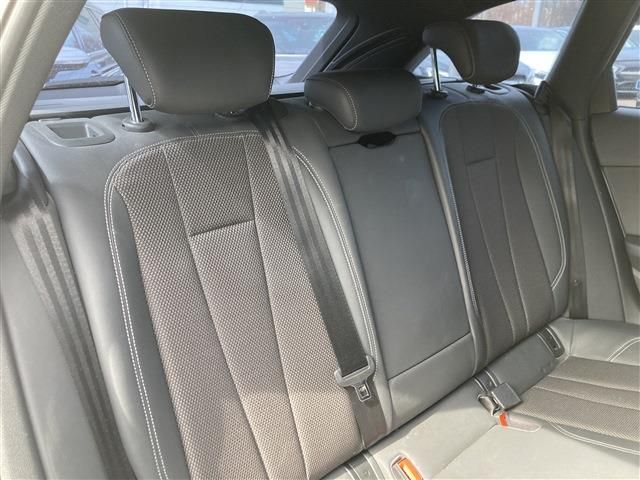 AUDI A4 AVANT 2018 Image 31