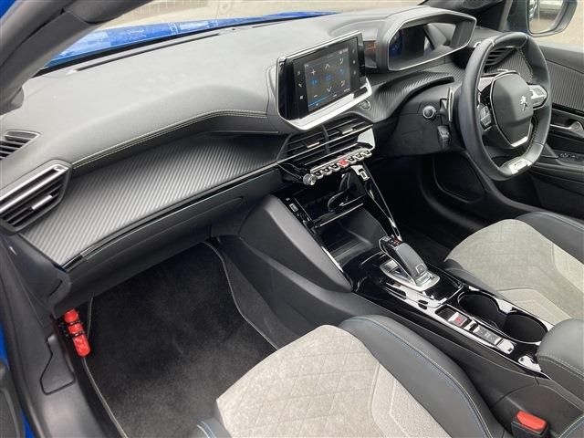 PEUGEOT 208 2020 Image 31