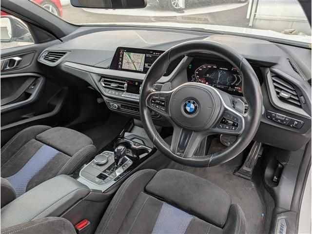BMW 1SERIES 2019 Image 31