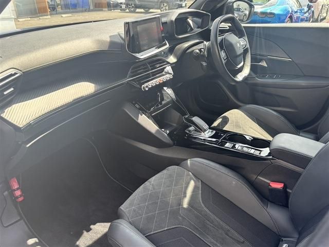 PEUGEOT 2008 2020 Image 31