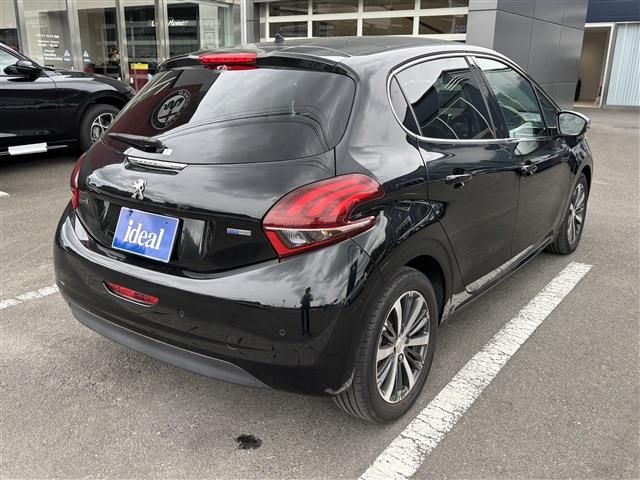 PEUGEOT 208 2016 Image 31