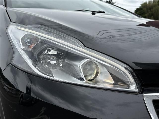 PEUGEOT 208 2016 Image 31