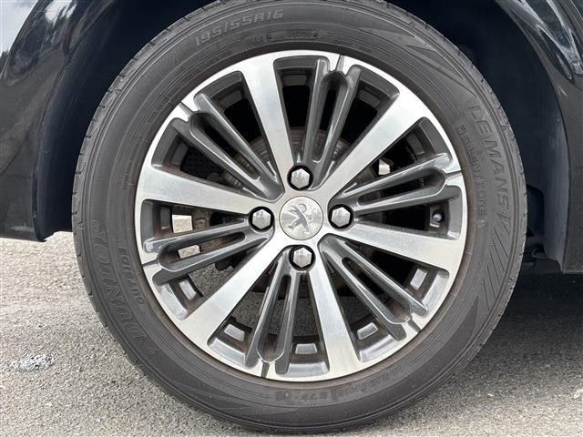 PEUGEOT 208 2016 Image 31