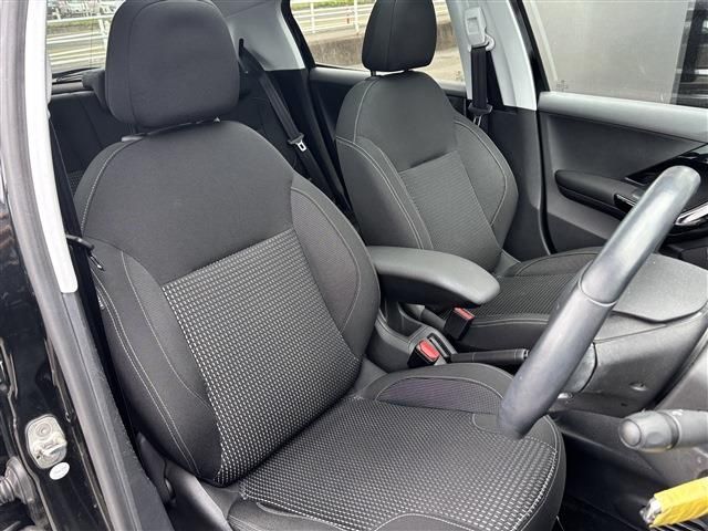 PEUGEOT 208 2016 Image 31