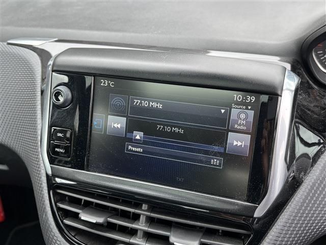 PEUGEOT 208 2016 Image 31