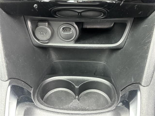 PEUGEOT 208 2016 Image 31