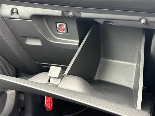 PEUGEOT 208 2016 Image 31