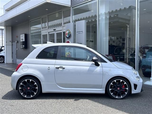 FIAT ABARTH 595 2019 Image 31