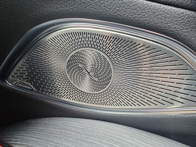 MERCEDES BENZ EQS SU 2023 Image 31