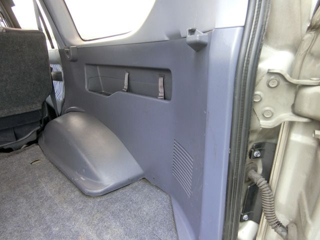 TOYOTA LANDCRUISER PRADO 1999 Image 31