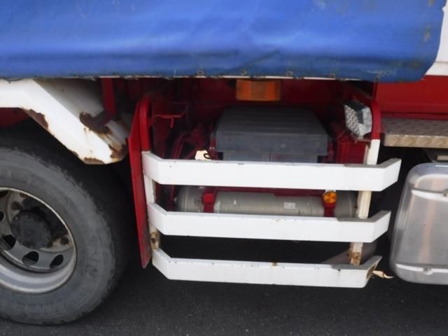 NISSAN DIESEL  2013 Image 31