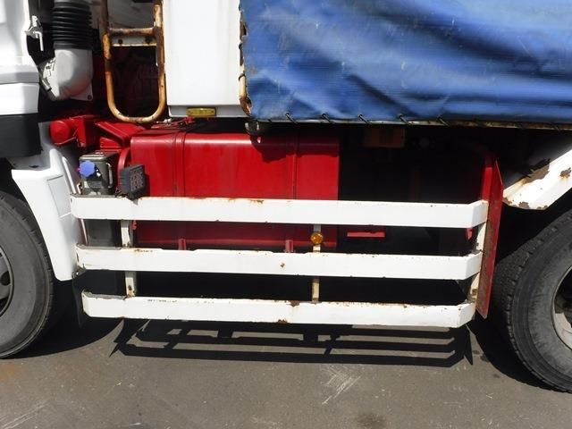 NISSAN DIESEL  2013 Image 31