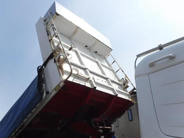 NISSAN DIESEL  2013 Image 31