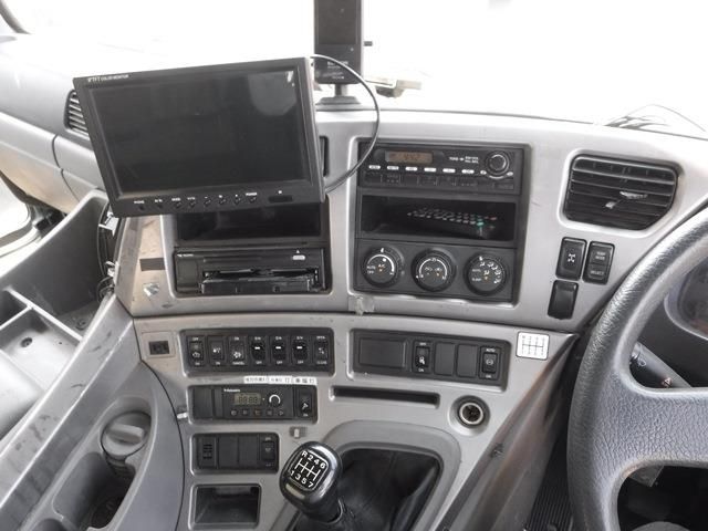 NISSAN DIESEL  2013 Image 31