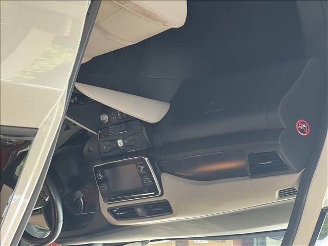 NISSAN LEAF 2019 Image 31