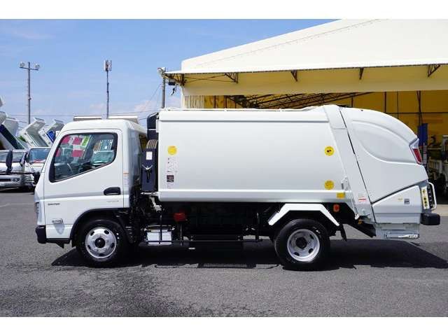 MITSUBISHI CANTER 2024 Image 31