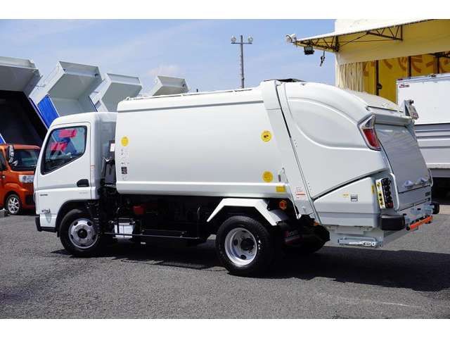 MITSUBISHI CANTER 2024 Image 31
