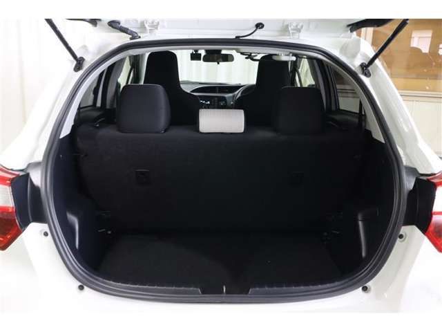 TOYOTA VITZ 2019 Image 31