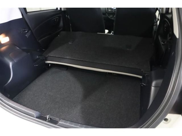 TOYOTA VITZ 2019 Image 31