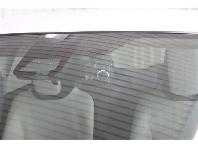 TOYOTA VITZ 2019 Image 31