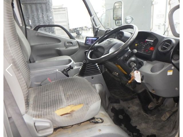 HINO DUTRO 2015 Image 31