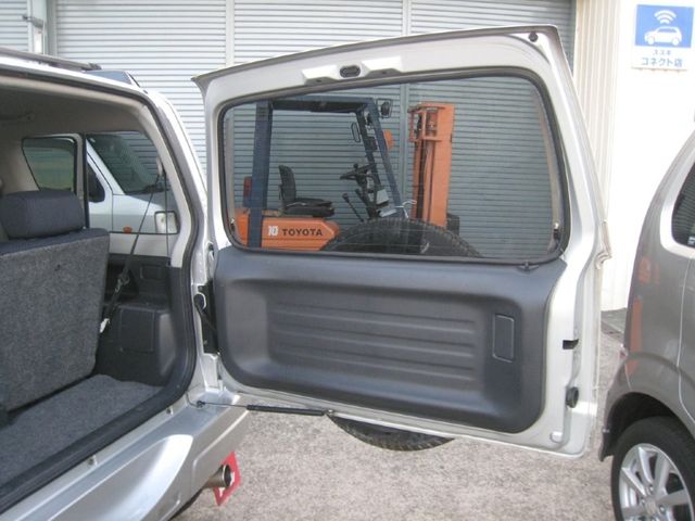 SUZUKI JIMNY 4WD 2002 Image 31
