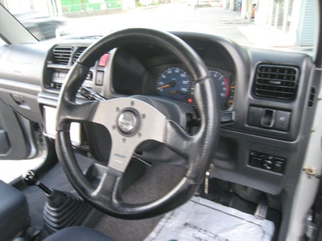SUZUKI JIMNY 4WD 2002 Image 31